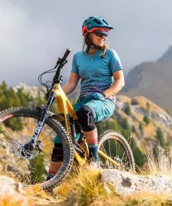 Endura SingleTrack Helm -Günstiges Kleidung Geschäft az Endura SingleTrack Helm 7 weiss 224467