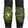 Endura SingleTrack II Knieprotektor Herren Grün -Günstiges Kleidung Geschäft endura singletrack ii knee protector men poison green 1